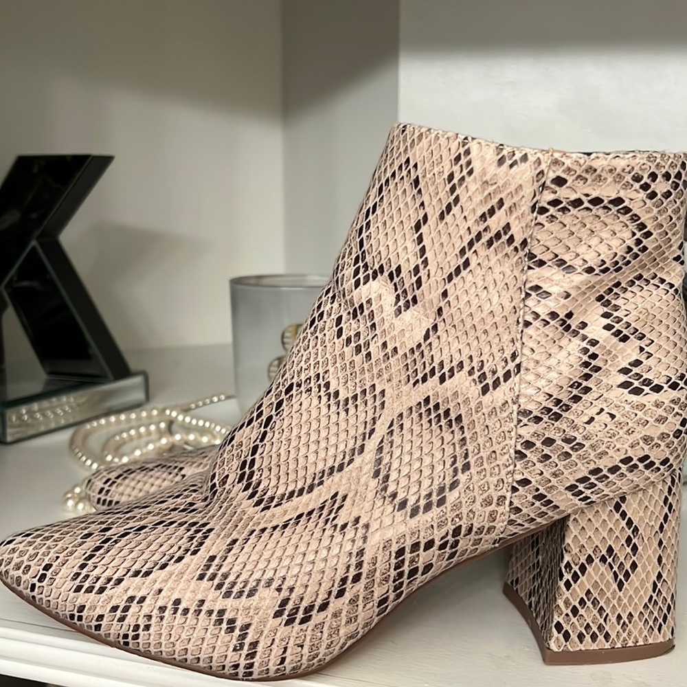 x2B snake boots